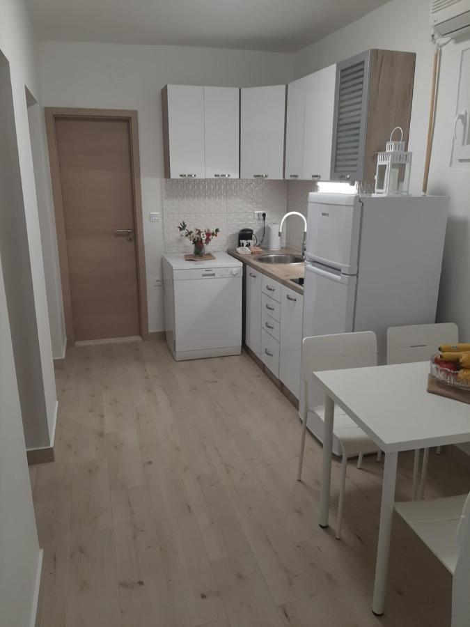 Apartman Maslina Pisak Exterior foto