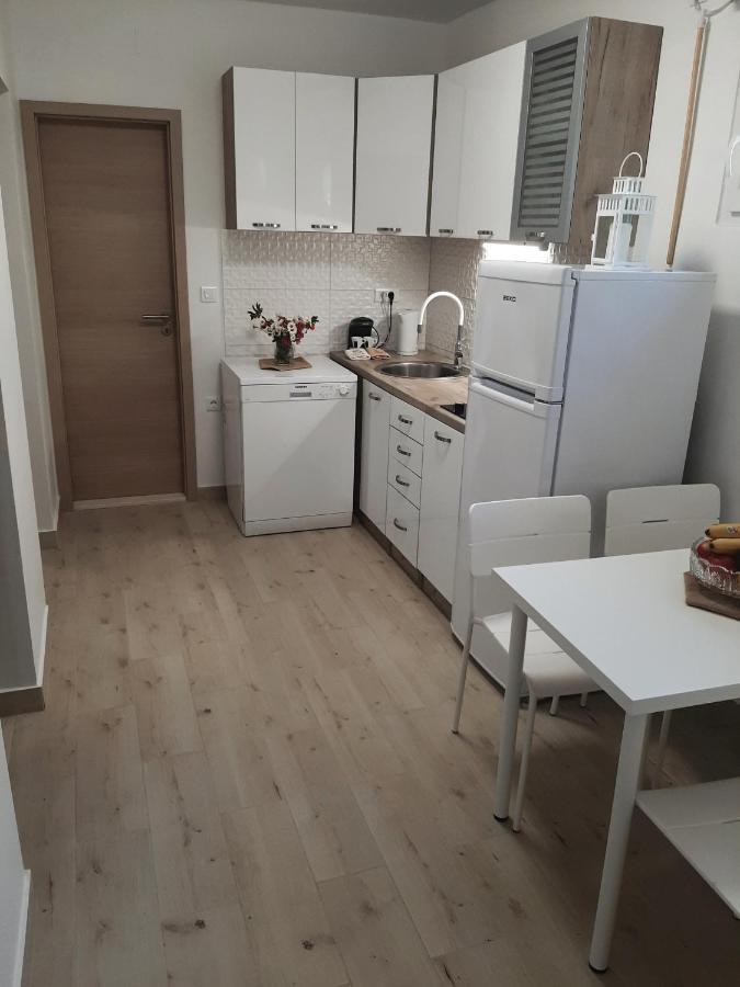 Apartman Maslina Pisak Exterior foto