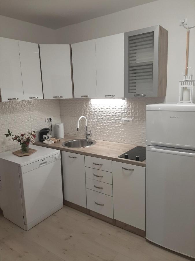Apartman Maslina Pisak Exterior foto