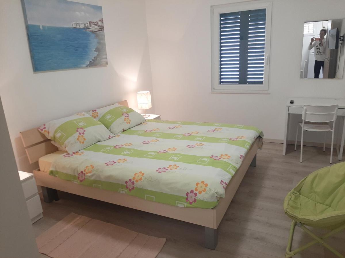 Apartman Maslina Pisak Exterior foto